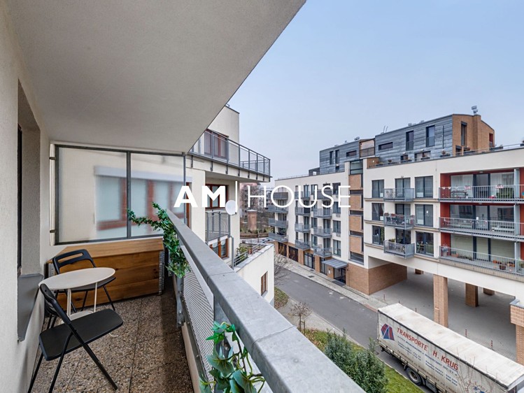 Pronájem bytu 3+kk 80 m² - foto 3