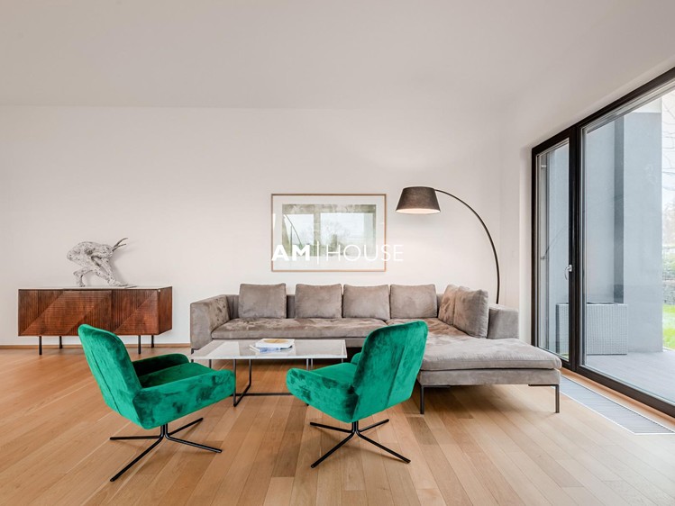Pronájem bytu 5+kk 225 m² - foto 2
