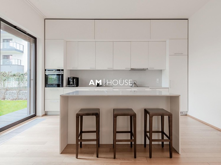 Pronájem bytu 5+kk 225 m² - foto 6