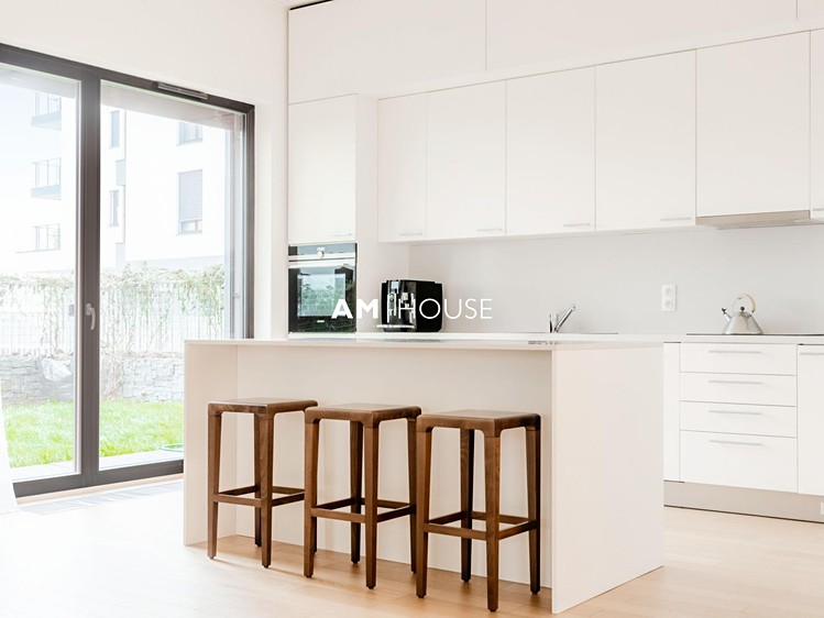 Pronájem bytu 5+kk 225 m² - foto 8