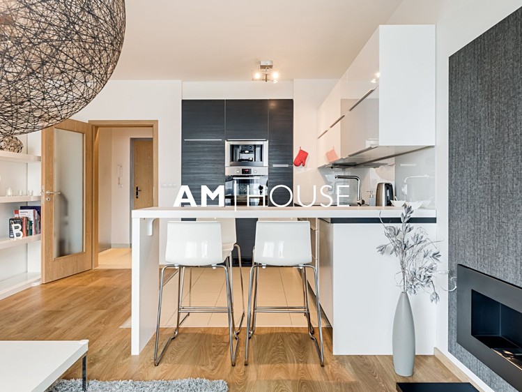 Pronájem bytu 2+kk 55 m² - foto 1