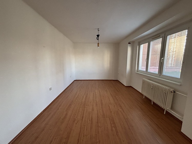 Pronájem bytu 2+1 64 m² - foto 4