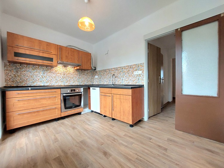 Pronájem bytu 3+1 68 m² - foto 1