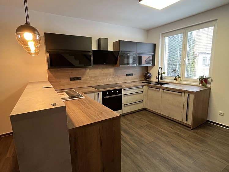 Pronájem bytu 4+kk 139 m² - foto 2