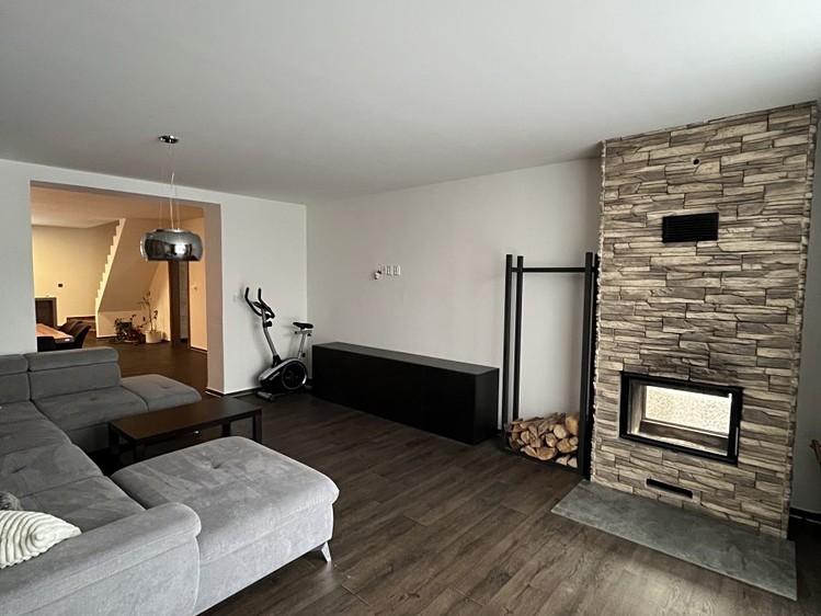 Pronájem bytu 4+kk 139 m² - foto 4