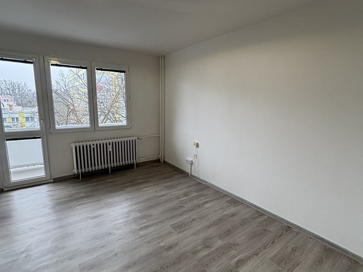 Pronájem bytu 3+1 56 m² - foto 3