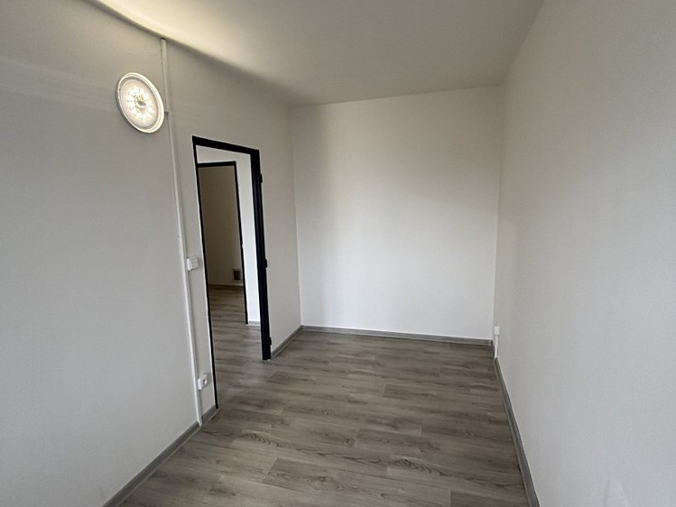Pronájem bytu 3+1 56 m² - foto 5