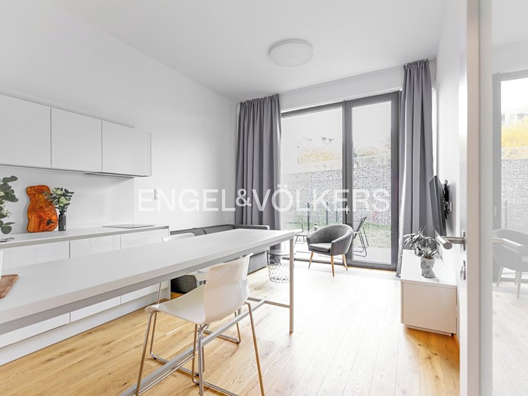 Pronájem bytu 1+kk 29 m² - foto 1