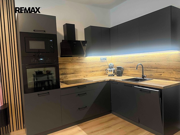 Pronájem bytu 3+kk 60 m² - foto 2