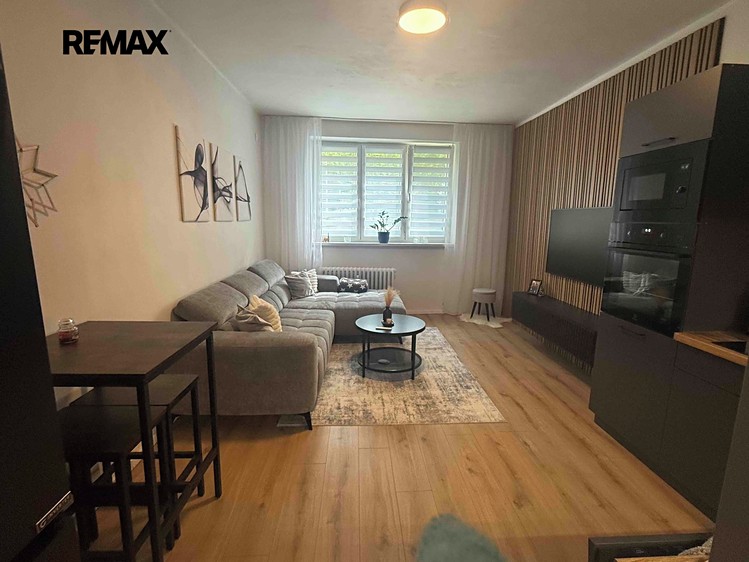 Pronájem bytu 3+kk 60 m² - foto 1