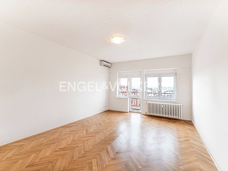 Pronájem bytu 4+kk 112 m² - foto 3