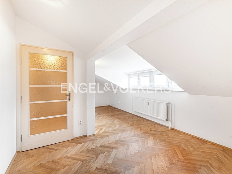 Pronájem bytu 4+kk 112 m² - foto 6