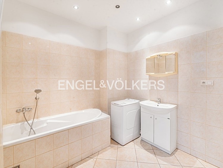 Pronájem bytu 4+kk 112 m² - foto 8