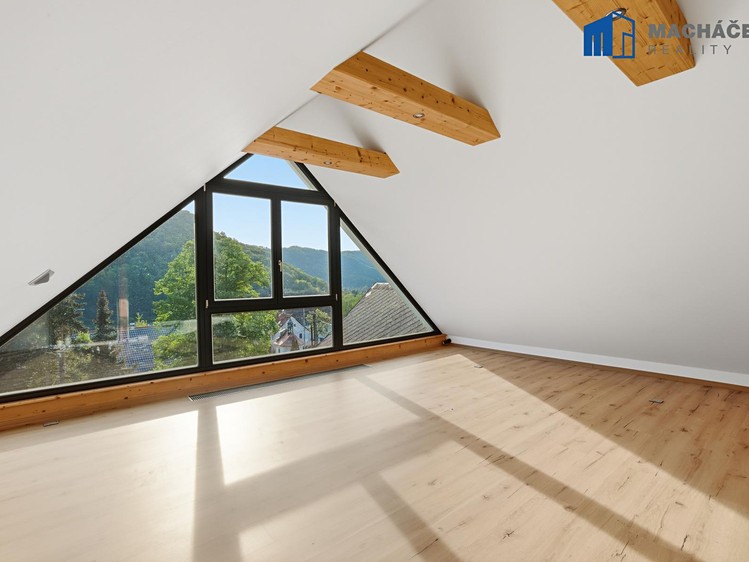 Pronájem bytu 5+kk 202 m² - foto 6