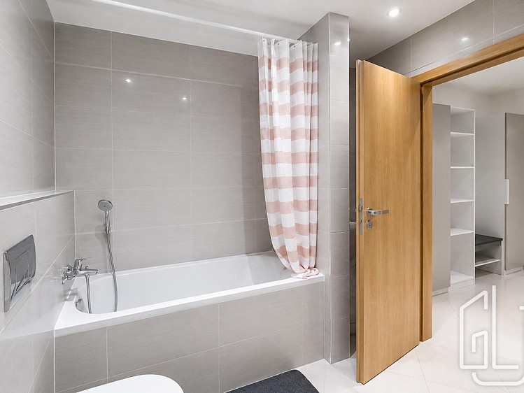 Pronájem bytu 1+kk 38 m² - foto 4