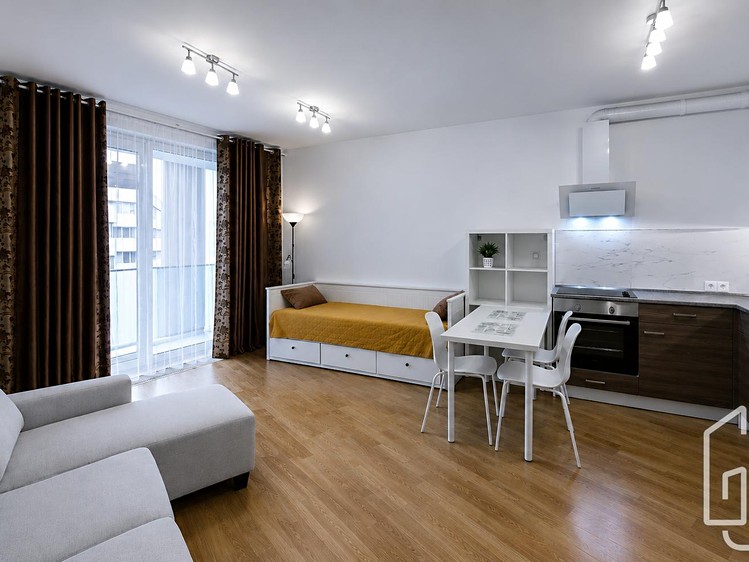 Pronájem bytu 1+kk 38 m² - foto 2