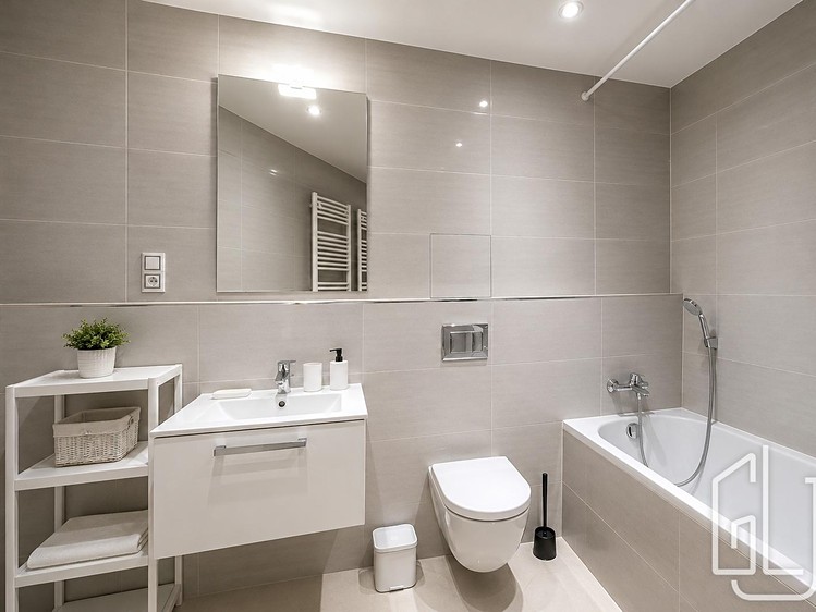 Pronájem bytu 1+kk 38 m² - foto 3