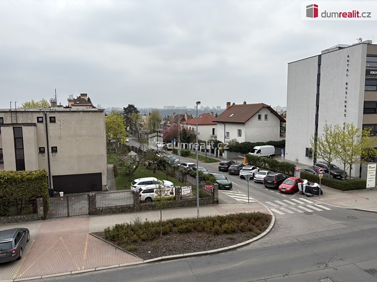 Pronájem bytu 2+1 57 m² - foto 8