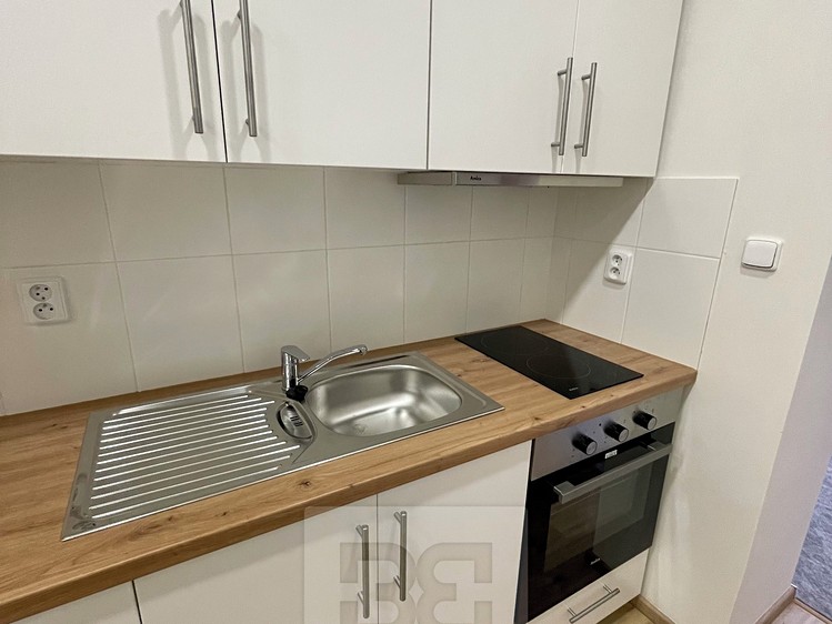 Pronájem bytu 1+1 30 m² - foto 6