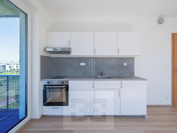 Pronájem bytu 1+kk 34 m² - foto 2