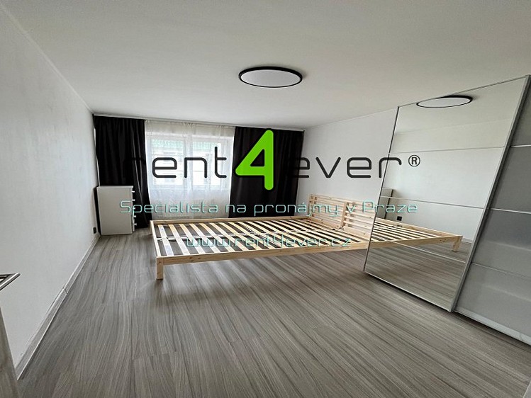 Pronájem bytu 2+kk 40 m² - foto 8