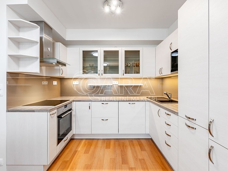 Pronájem bytu 2+kk 62 m² - foto 4