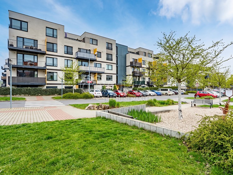 Pronájem bytu 2+kk 62 m² - foto 1