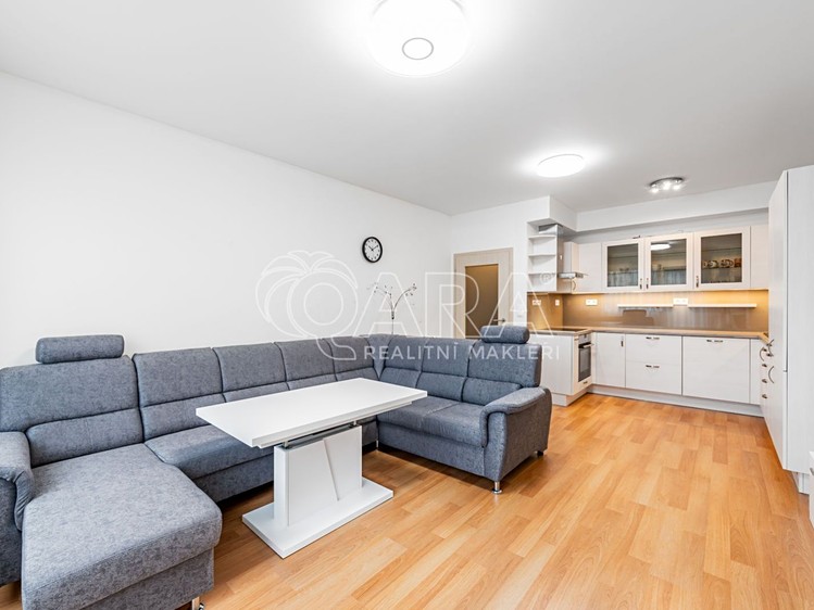 Pronájem bytu 2+kk 62 m² - foto 5