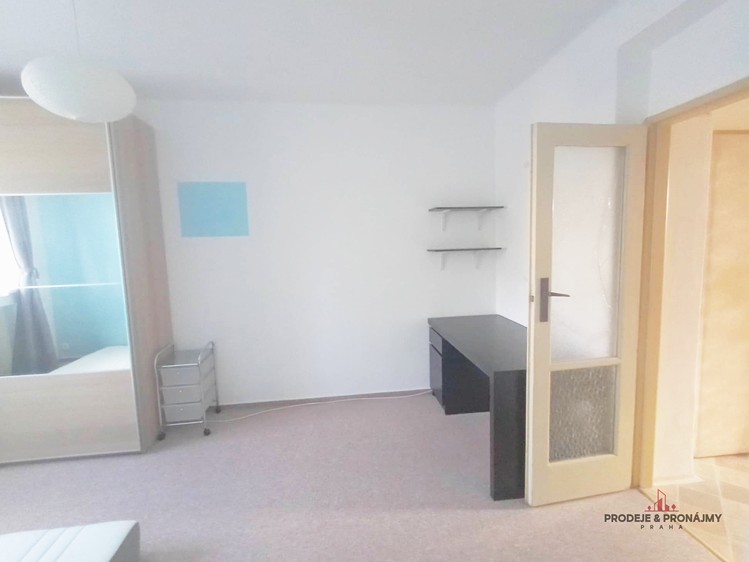 Pronájem bytu 2+1 82 m² - foto 3