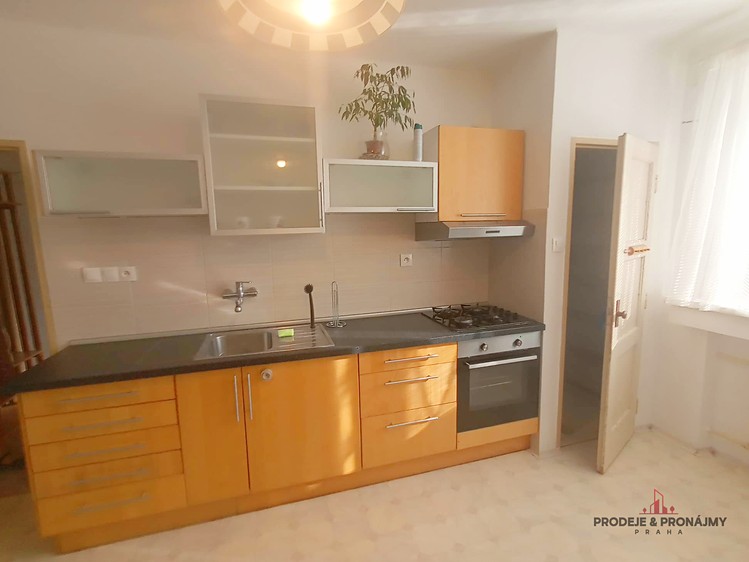 Pronájem bytu 2+1 82 m² - foto 1