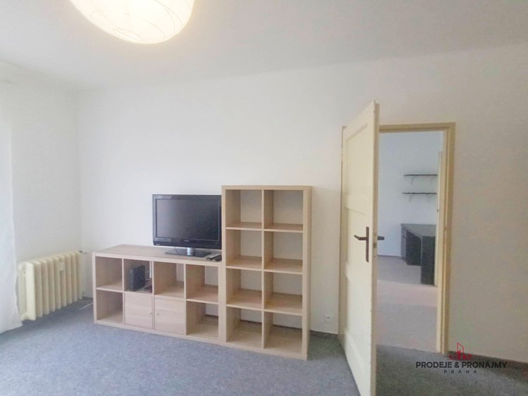 Pronájem bytu 2+1 82 m² - foto 2