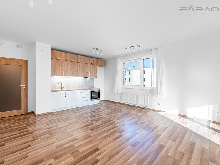 Pronájem bytu 3+kk 76 m² - foto 4