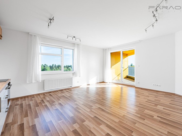 Pronájem bytu 3+kk 76 m² - foto 7
