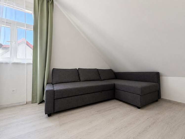 Pronájem bytu 2+kk 35 m² (Podkrovní) - foto 2