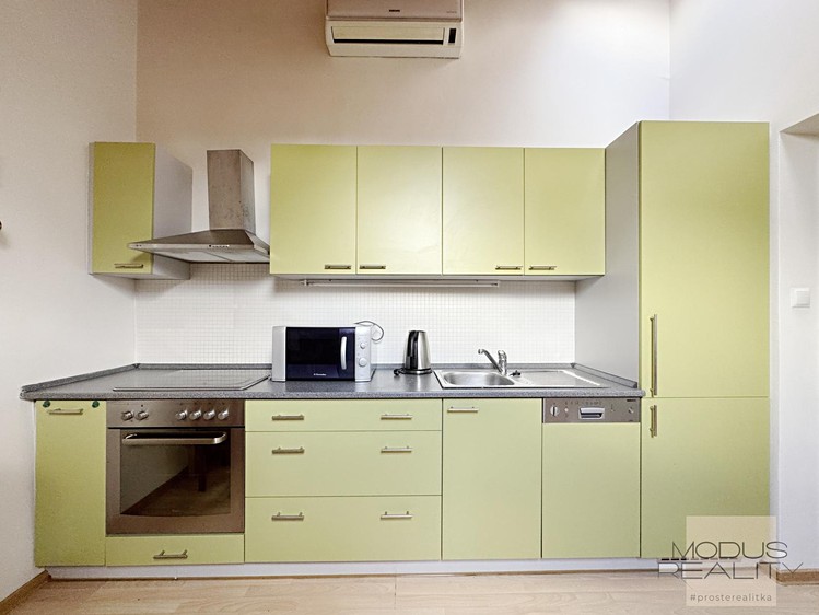 Pronájem bytu 2+kk 45 m² (Podkrovní) - foto 2