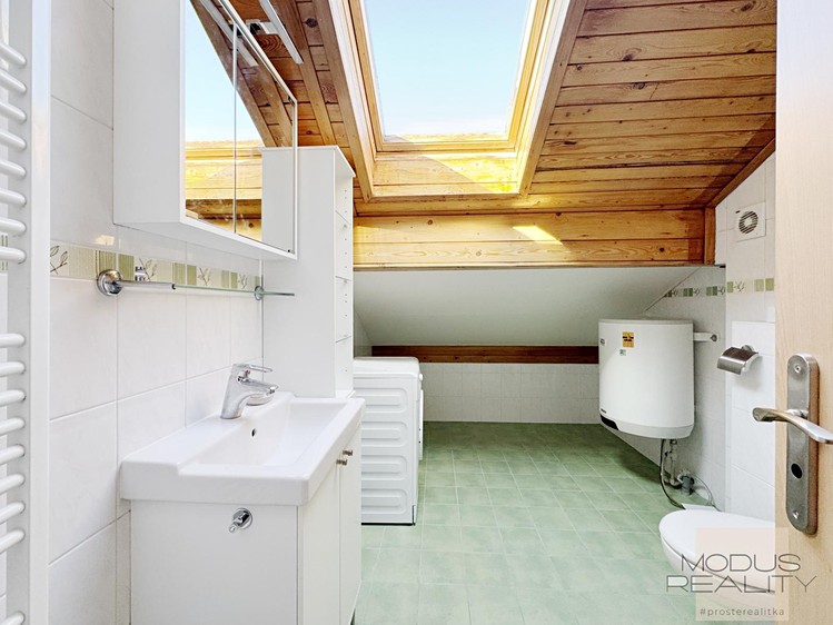 Pronájem bytu 2+kk 45 m² (Podkrovní) - foto 5