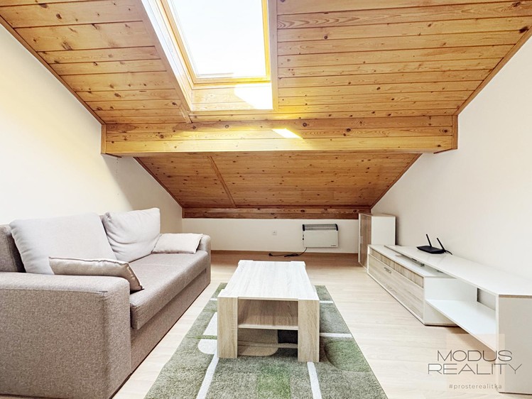 Pronájem bytu 2+kk 45 m² (Podkrovní) - foto 8