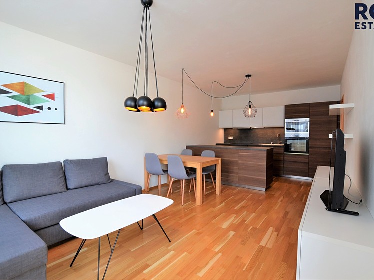 Pronájem bytu 2+kk 58 m² - foto 1