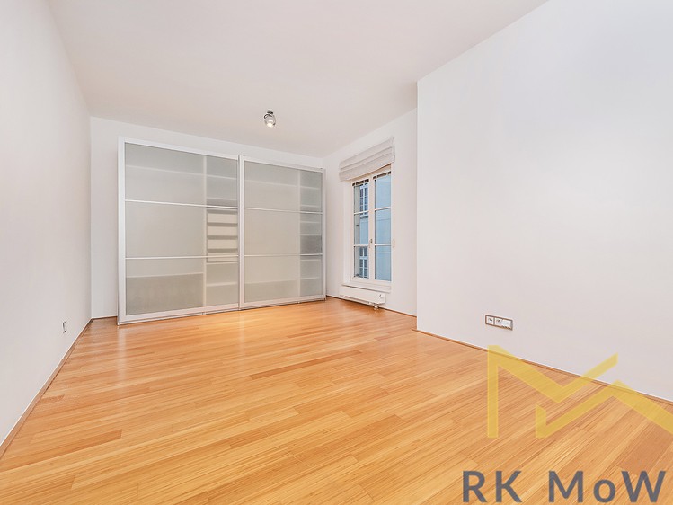 Pronájem bytu 4+kk 135 m² - foto 8