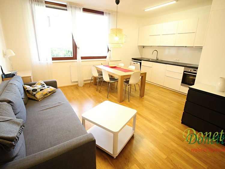 Pronájem bytu 3+kk 70 m² - foto 1