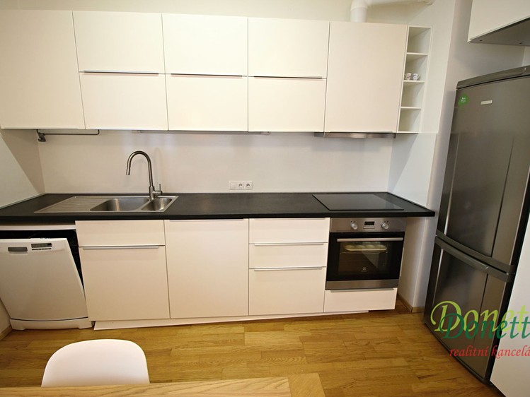 Pronájem bytu 3+kk 70 m² - foto 3