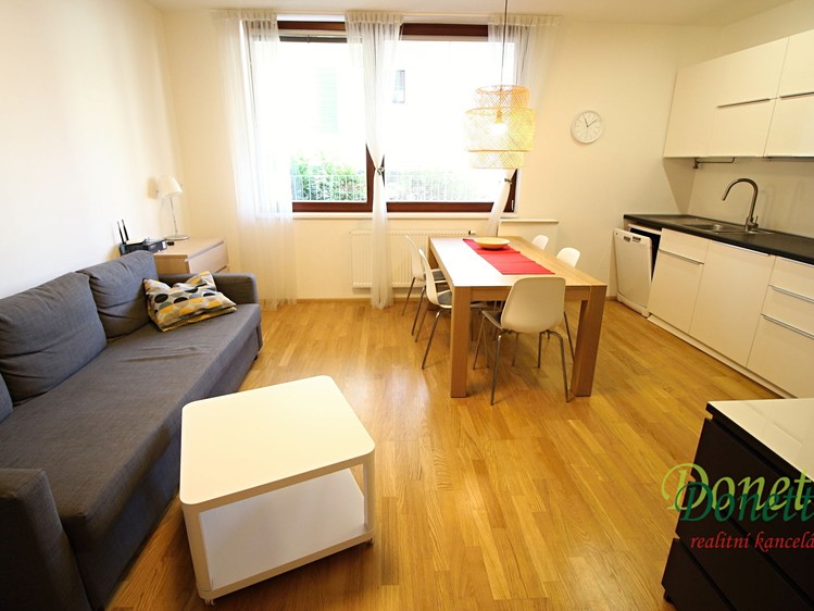 Pronájem bytu 3+kk 70 m² - foto 2