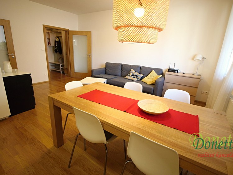 Pronájem bytu 3+kk 70 m² - foto 4