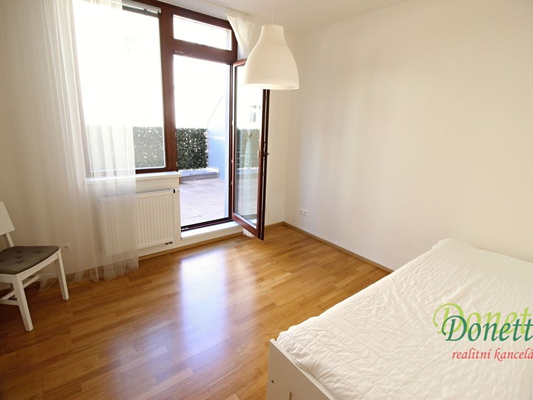 Pronájem bytu 3+kk 70 m² - foto 8