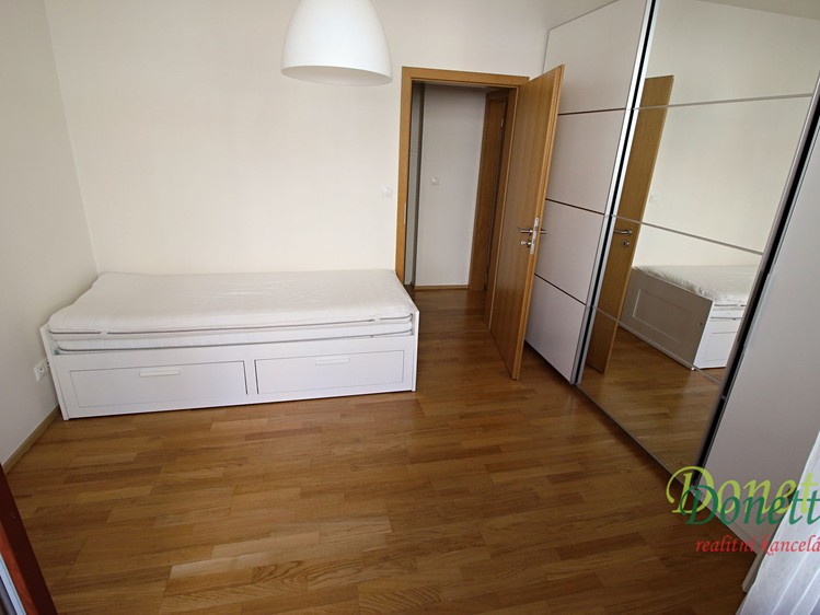 Pronájem bytu 3+kk 70 m² - foto 6