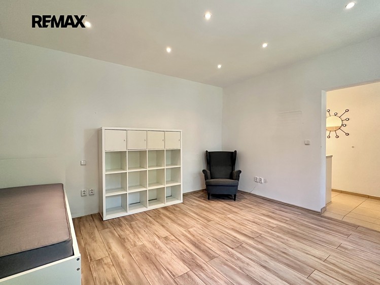 Pronájem bytu 1+1 30 m² - foto 5