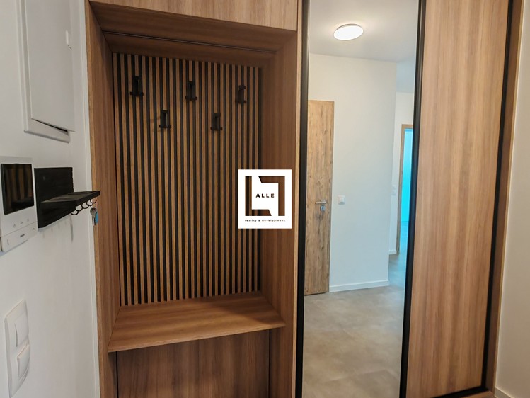 Pronájem bytu 3+kk 73 m² - foto 3