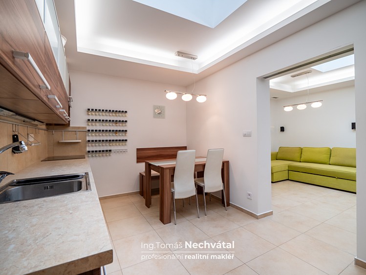 Pronájem bytu 2+1 48 m² (Jednopodlažní) - foto 1