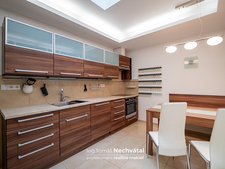 Pronájem bytu 2+1 48 m² (Jednopodlažní) - foto 2