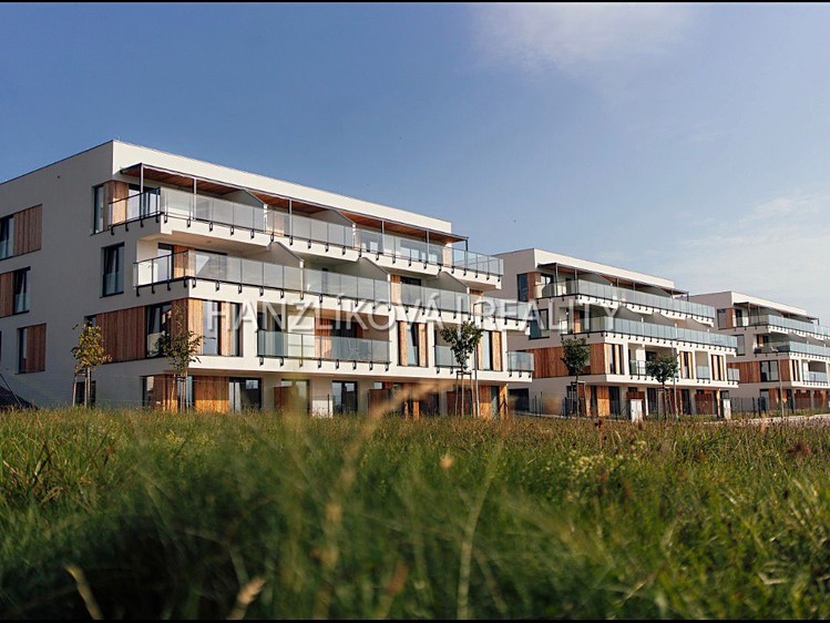 Pronájem bytu 3+kk 83 m² - foto 1